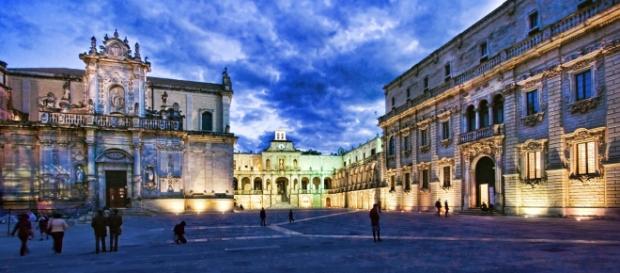 Piazza Duomo nel cuore del centro storico a Lecce. Piazza Duomo nel cuore del centro storico a Lecce.
