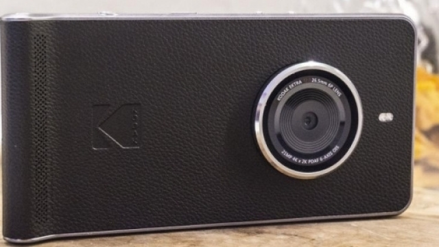 Kodak Ektra, lo smartphone per chi fotografa