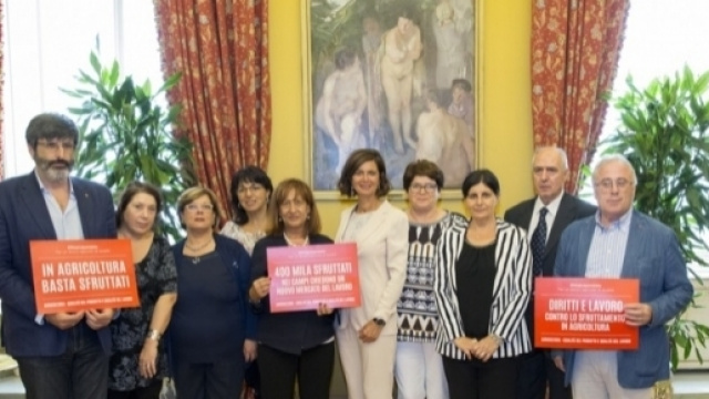 Laura Boldrini » Con le braccianti agricole e la Flai Cgil ... - lauraboldrini.it