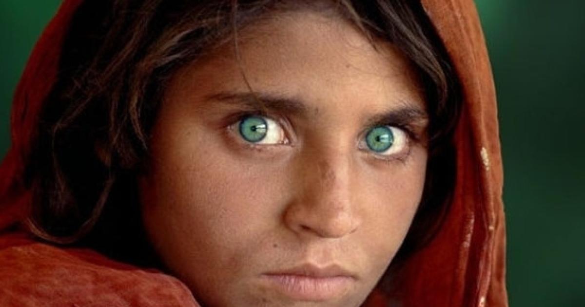 Steve McCurry: la ragazza afghana dagli occhi verdi è stata fermata per