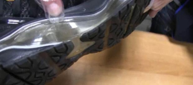 Cocaina liquida nelle scarpe, arrestato trafficante a Fiumicino ... - repubblica.it sequestrati 7 kg di cocaina, valore di circa 2 milioni di euro Cocaina liquida nelle scarpe, arrestato trafficante a Fiumicino ... - repubblica.it sequestrati 7 kg di cocaina, valore di circa 2 milioni di euro