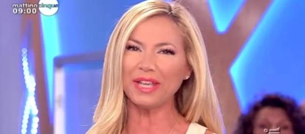 Federica Panicucci litiga a Mattino 5. Federica Panicucci litiga a Mattino 5.