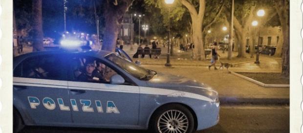 In piazza del Carmine sono intervenute diverse pattuglie della Polizia. In piazza del Carmine sono intervenute diverse pattuglie della Polizia.