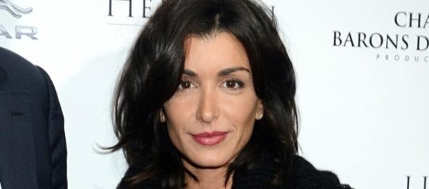 La chanteuse Jenifer fait son grand retour sur le devant de la scène musicale avec son nouvel album qui sera en vente dès le 28 octobre ! La chanteuse Jenifer fait son grand retour sur le devant de la scène musicale avec son nouvel album qui sera en vente dès le 28 octobre !