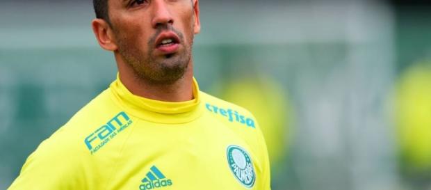 Lucas Barrios em treino na Academia de Futebol Lucas Barrios em treino na Academia de Futebol