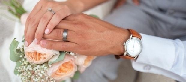 O noivo pediu o divórcio duas horas após ter se casado O noivo pediu o divórcio duas horas após ter se casado
