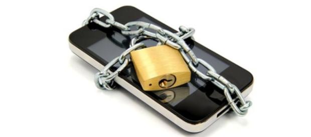 Polícia poderá enviar mensagem informando ao usuário que o celular que ele está usando foi roubado Polícia poderá enviar mensagem informando ao usuário que o celular que ele está usando foi roubado
