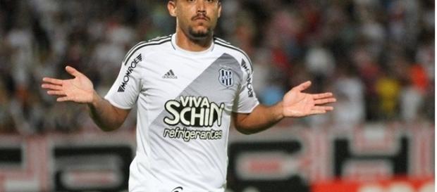 Pottker, vem demonstrando evolução no seu futebol com a camisa da Ponte Pottker, vem demonstrando evolução no seu futebol com a camisa da Ponte