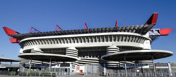 San Siro, l'antre mythique du Milan AC, dans laquelle il vient de battre la Juventus Turin. San Siro, l'antre mythique du Milan AC, dans laquelle il vient de battre la Juventus Turin.