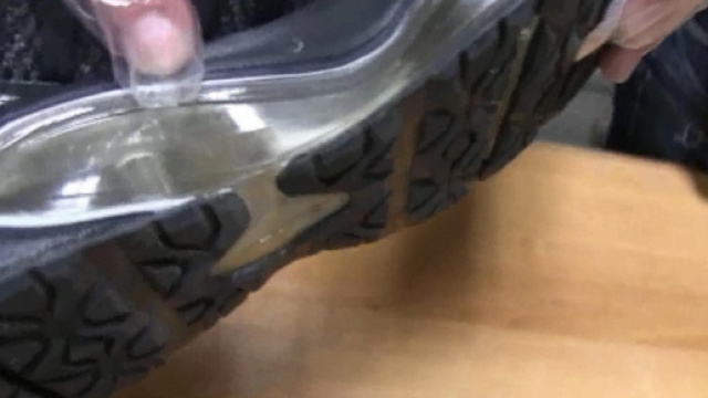 Cocaina liquida nelle scarpe, arrestato trafficante a Fiumicino ... - repubblica.it sequestrati 7 kg di cocaina, valore di circa 2 milioni di euro