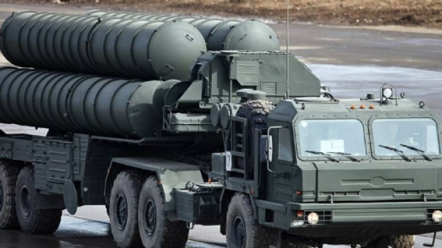 I media russi presentano la potentissima bomba atomica "Satan 2", capace di radere al suolo un'intera nazione in pochi secondi. - Foto di repertorio