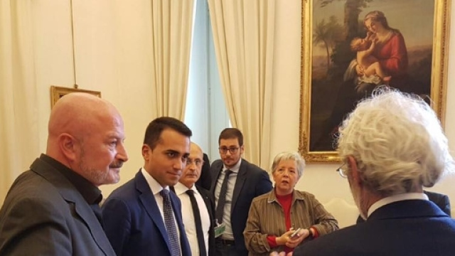 Ultime news al 26 ottobre 2016 su precoci e riforma pensioni 2017, Di Maio contro Renzi: manovra patacca