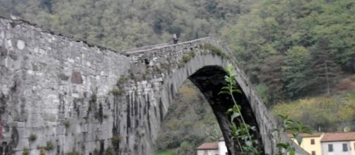 Il 'Ponte del Diavolo' a Borgo a Mozzano (Lucca).