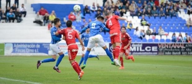 El Real Murcia, en el partido contra el Linares. | Imagen: Juande Ramos - La Opinión de Murcia El Real Murcia, en el partido contra el Linares. | Imagen: Juande Ramos - La Opinión de Murcia