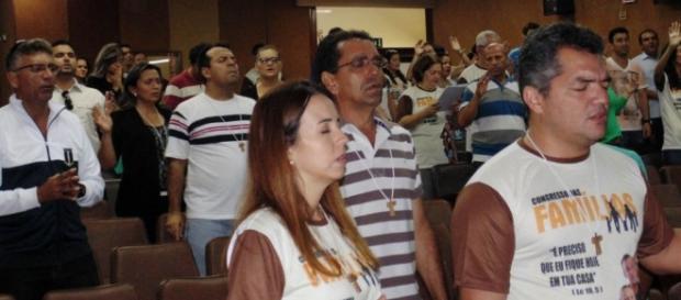 Família” é tema de congresso realizado pelo Shalom - Cidade ... - com.br Família” é tema de congresso realizado pelo Shalom - Cidade ... - com.br