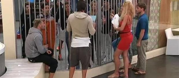 Gf Vip, scoppia la lite tra Pamela Prati e Valeria Marini - today.it Gf Vip, scoppia la lite tra Pamela Prati e Valeria Marini - today.it