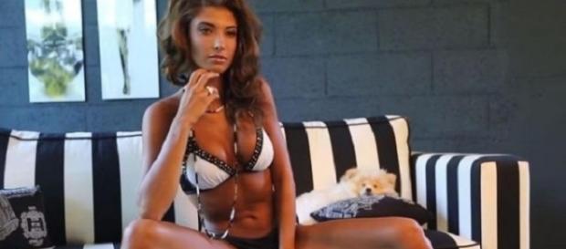 Mélanie de SS10 : sincère ou actrice ? Mélanie de SS10 : sincère ou actrice ?