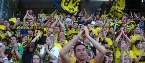 Dortmund vs Schalke [image: upload.wikimedia.org]