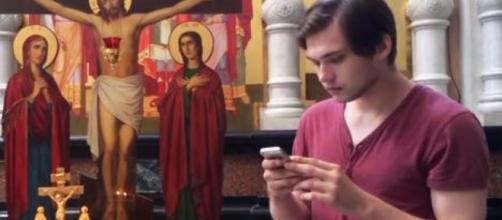 Blogger russo gioca a Pokemon Go in chiesa e si filma: arrestato