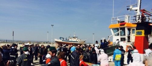 239 Migranti approdati al porto di Reggio Calabria