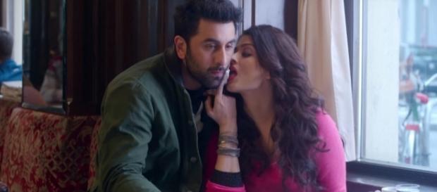 Aishwarya Rai x Ranbir Kapoor Are Everything in Ae Dil Hai ... - jugnistyle.com Aishwarya Rai x Ranbir Kapoor Are Everything in Ae Dil Hai ... - jugnistyle.com