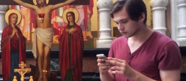 Blogger russo gioca a Pokemon Go in chiesa e si filma: arrestato Blogger russo gioca a Pokemon Go in chiesa e si filma: arrestato