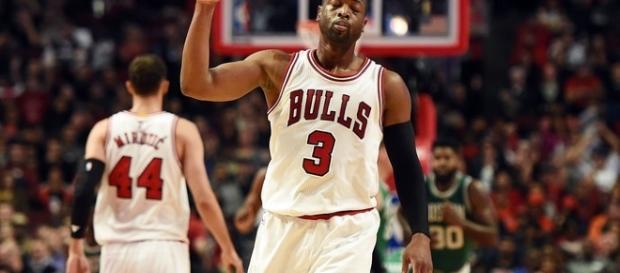 Dwyane Wade teve atuação destacada em sua estreia Dwyane Wade teve atuação destacada em sua estreia