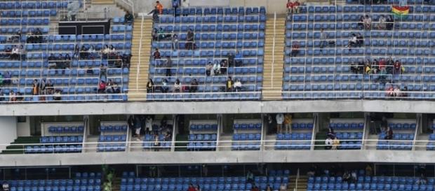 les stades de Ligue 1 sonnent creux. les stades de Ligue 1 sonnent creux.