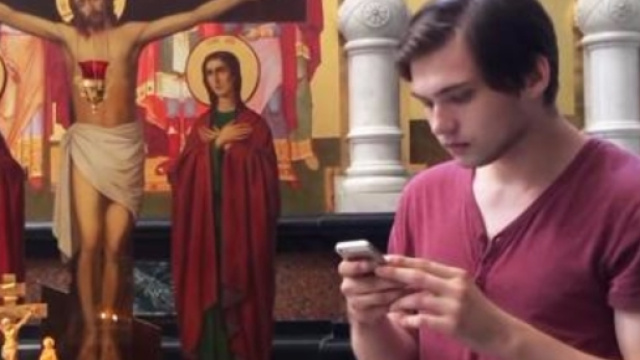 Blogger russo gioca a Pokemon Go in chiesa e si filma: arrestato