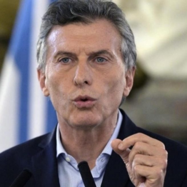 Macri con acciones corruptas apunta a adelantar las privatizaciones de Aerolìneas y Ferrocarriles