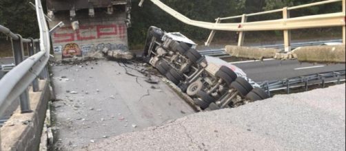 Lecco cede un cavalcavia, un morto e alcuni feriti