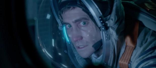 Life Trailer: Jake Gyllenhaal & Ryan Reynolds Find Terror in Space - screenrant.com Life Trailer: Jake Gyllenhaal & Ryan Reynolds Find Terror in Space - screenrant.com