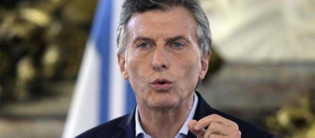 Macri con acciones corruptas apunta a adelantar las privatizaciones de Aerolìneas y Ferrocarriles Macri con acciones corruptas apunta a adelantar las privatizaciones de Aerolìneas y Ferrocarriles