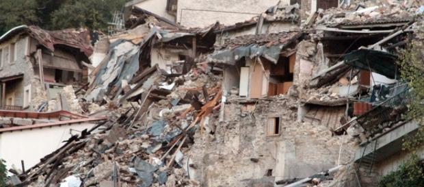 Terremoto centro Italia: attese nuove repliche superiori a magnitudo 5.0. Terremoto centro Italia: attese nuove repliche superiori a magnitudo 5.0.