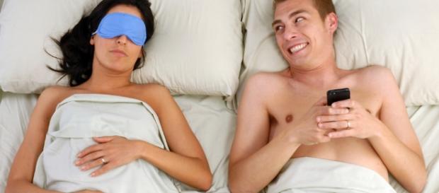 Top 10 sinais de uma possível traição. Top 10 sinais de uma possível traição.