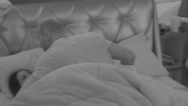 Stefano Bettarini &egrave; sempre pi&ugrave; attratto dalla modella venezuelana.