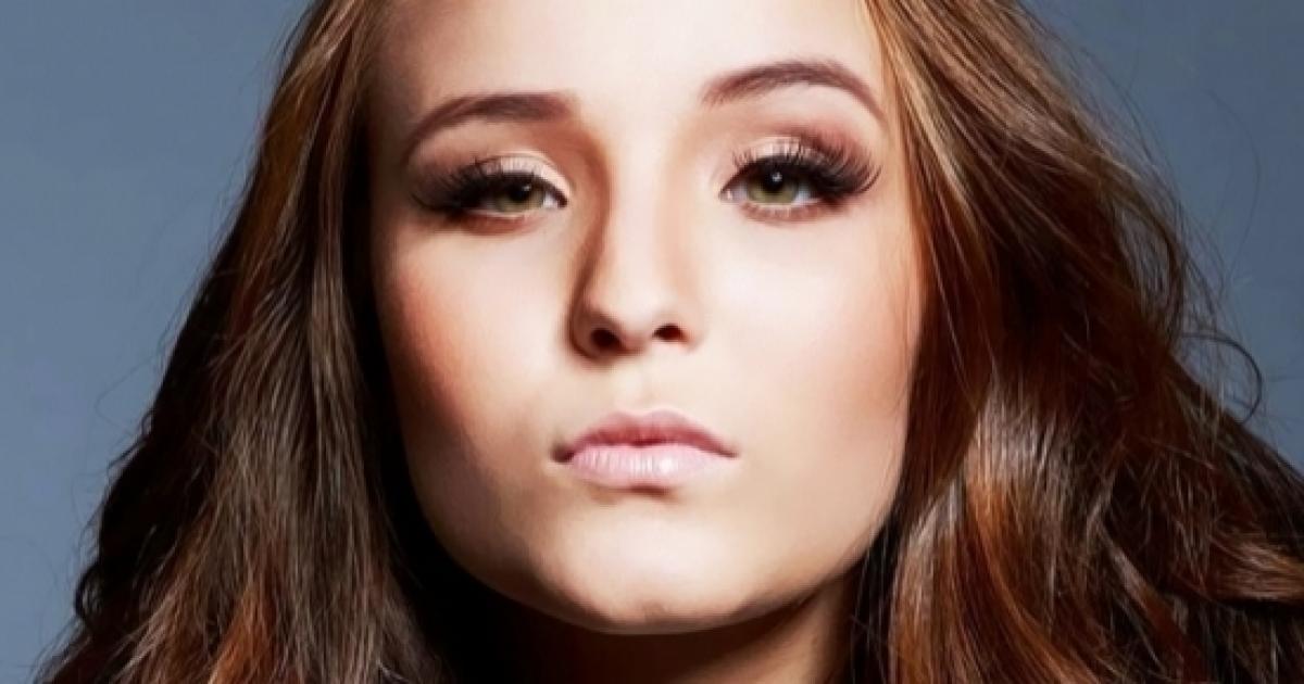 Larissa Manoela pode interpretar garota feia em nova 