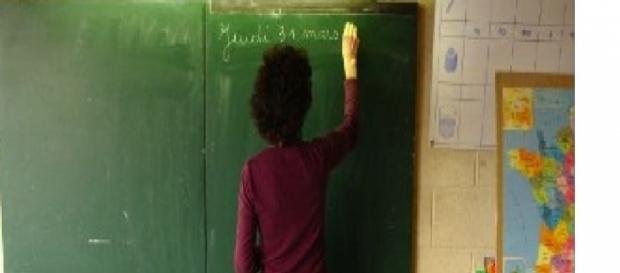 Crollo a scuola, feriti due ragazzi. Crollo a scuola, feriti due ragazzi.