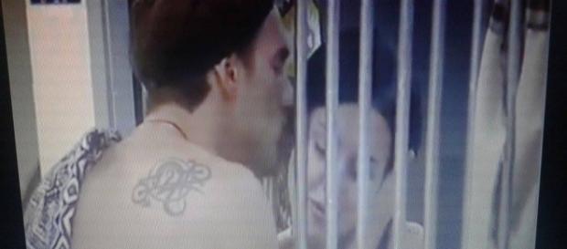 Il bacio di Andrea Damante ad Asia Nuccetelli Il bacio di Andrea Damante ad Asia Nuccetelli