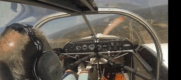 Imagem do piloto que teria perdido uma das hélices em pleno voo Imagem do piloto que teria perdido uma das hélices em pleno voo