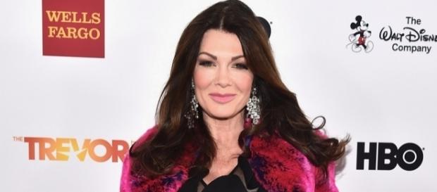 Lisa Vanderpump Tweets Eileen Davidson The Middle Finger - inquisitr.com Lisa Vanderpump Tweets Eileen Davidson The Middle Finger - inquisitr.com