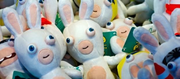 Peluches 'Lapins Crétins' - via Flickr Frédéric BISSON CC BY Peluches 'Lapins Crétins' - via Flickr Frédéric BISSON CC BY