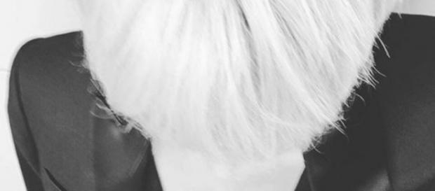 Shy'm blonde à la coupe garçonne Shy'm blonde à la coupe garçonne