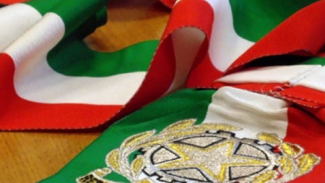 Fascia Tricolore dei Sindaci italiani. Ben 266 Comuni in 25 anni sono stati sciolti per mafia