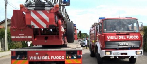 In viale Diaz sono intervenute diverse squadre dei Vigili del Fuoco insieme a Polizia e Carabinieri.