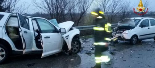 Incidenti stradali mortali, giornata tragica quella del 30 ottobre 2016 sulle strade italiane, foto archivio Vigili del Fuoco