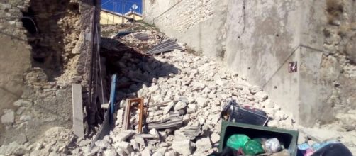 Terremoto, forte scossa: crolla parte del campanile di ... - perugiatoday.it