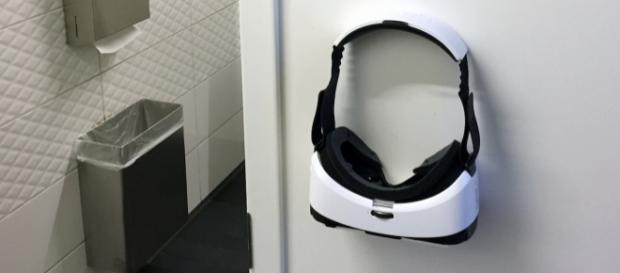 Elon Musks Toilette im Space X Büro ist schon ausgerüstet! Elon Musks Toilette im Space X Büro ist schon ausgerüstet!