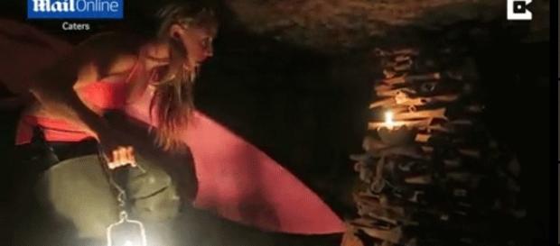 En immersion dans les catacombes, Alison Teal n'a ni froid aux yeux, ni ailleurs En immersion dans les catacombes, Alison Teal n'a ni froid aux yeux, ni ailleurs