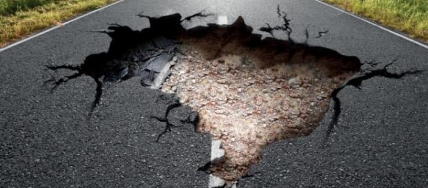 Malha rodoviária do Brasil está aquém das condições de rodagem, conforme pesquisa da CNT Malha rodoviária do Brasil está aquém das condições de rodagem, conforme pesquisa da CNT